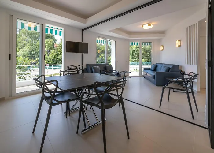 Ferreira Apartment *
